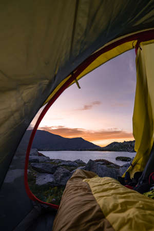 Using Mobile Apps to Find and Evaluate Campsites for Your First Outdoor Trip
