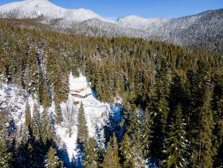 Leave No Trace Principles for Winter Camping