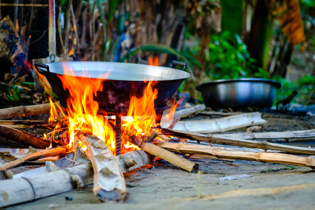 How to Build the Perfect Campfire for Dutch Oven Cooking